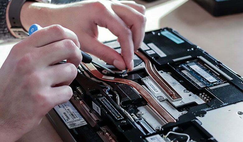 Top Benefits of On-Site Computer Repairs in Calgary